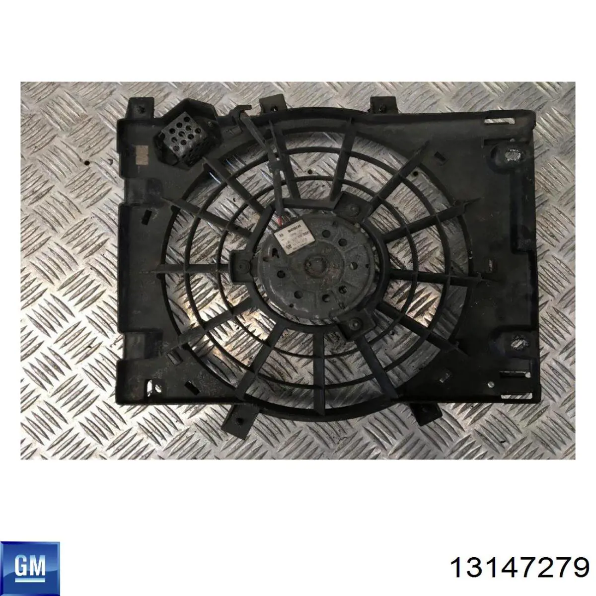 Электровентилятор охлаждения 13147279 General Motors