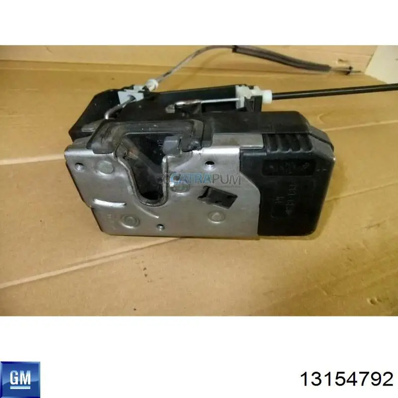 Замок передней правой двери 24434885 General Motors