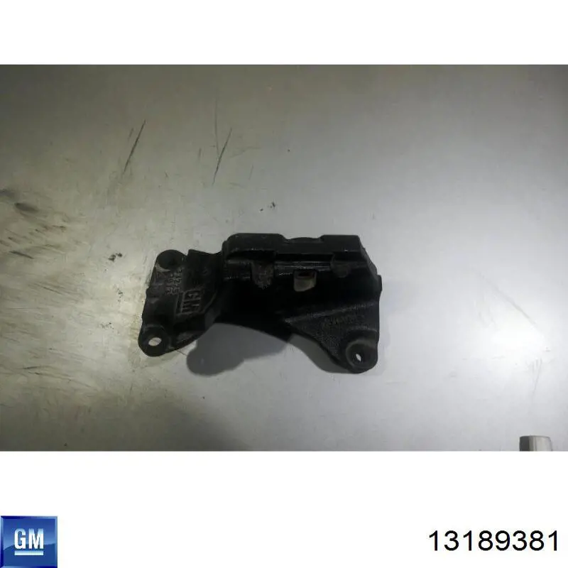 Кронштейн подушки (опоры) двигателя правой Opel 5684152 цена, от 8.46 USD