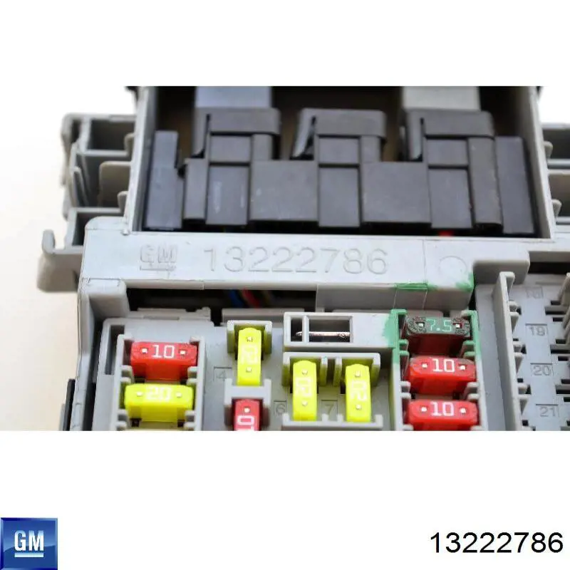 Блок предохранителей 13222786 General Motors
