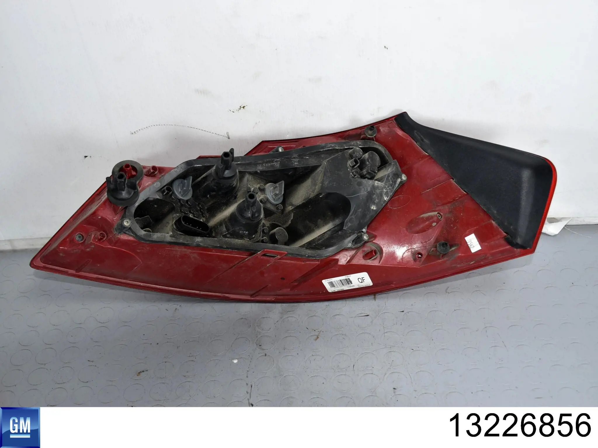 Задняя левая фара General Motors 13226856 цена, от 105.82 USD