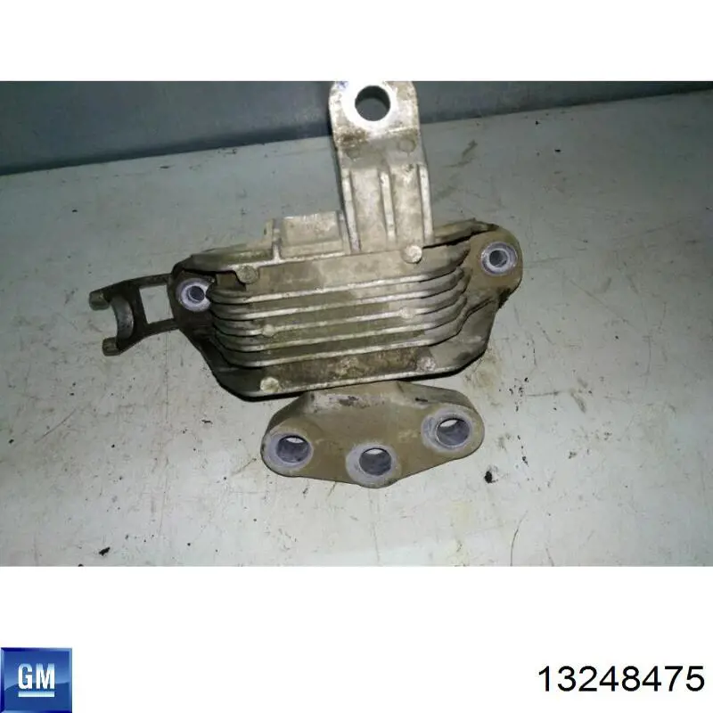 Правая подушка двигателя 13248475 General Motors