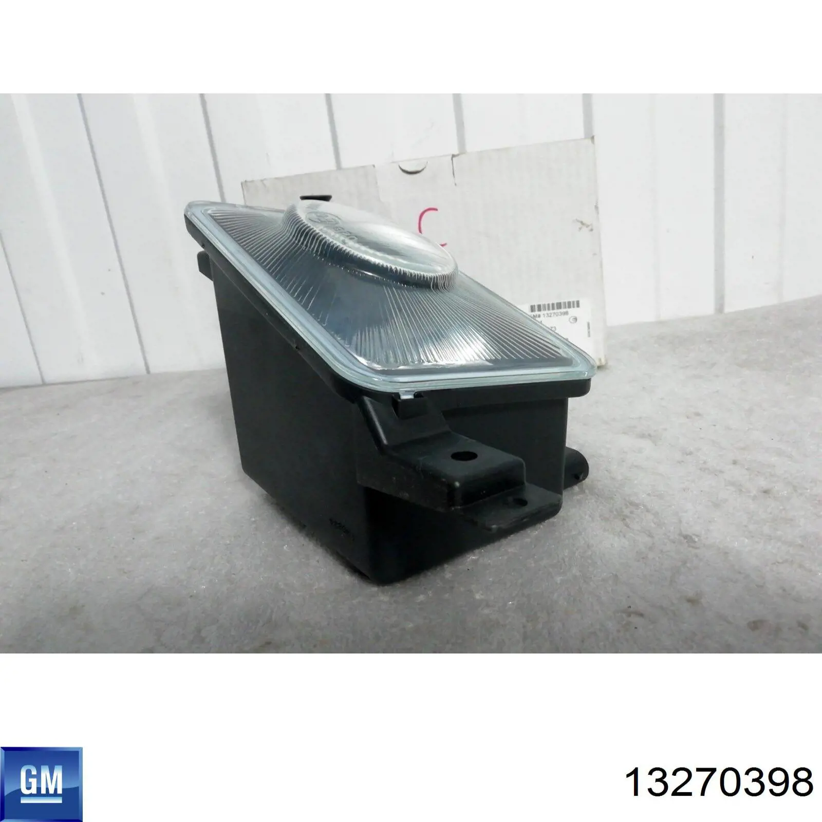 Купить 5556301E Polcar Туманка правая