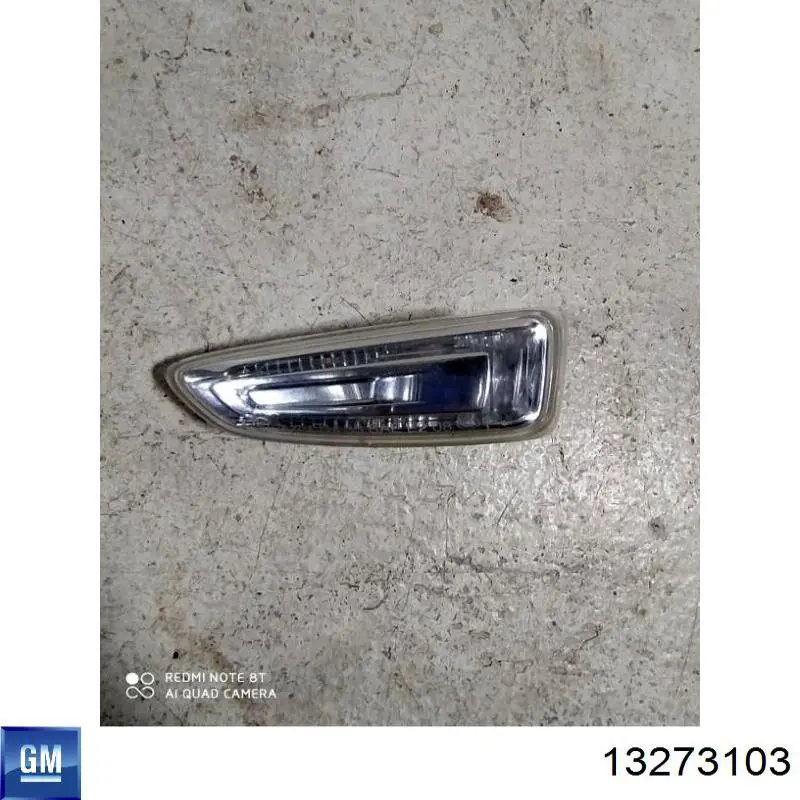 Повторитель поворота на крыле левый 1713004 Opel