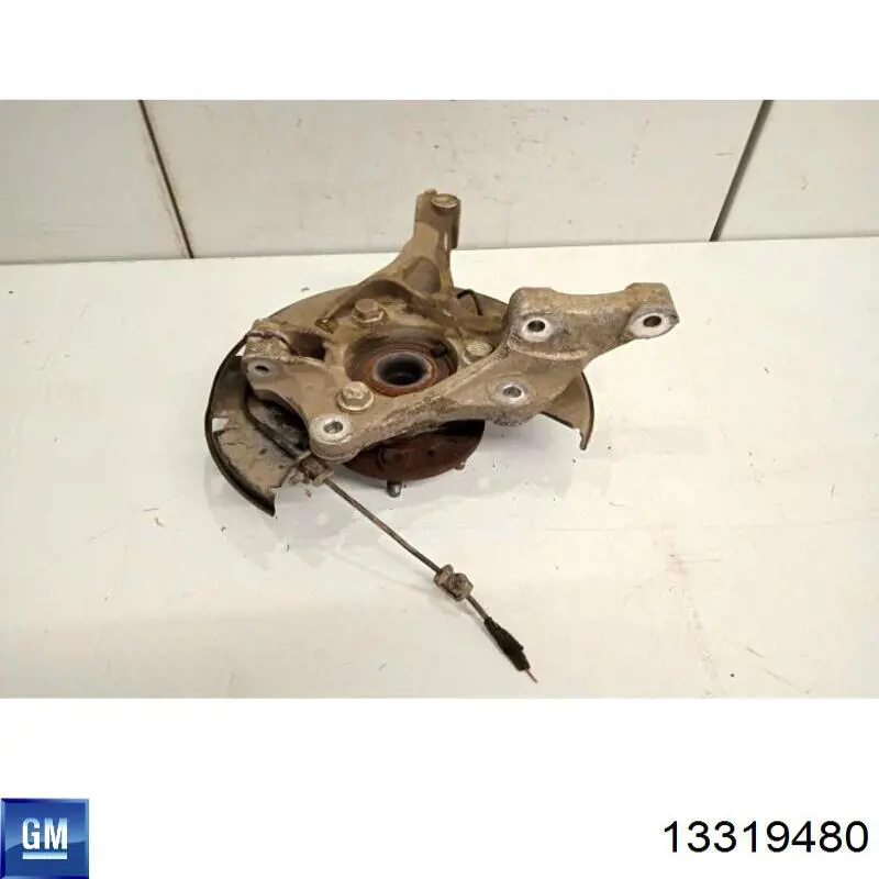 Купить 13319480 General Motors Цапфа поворотная левая