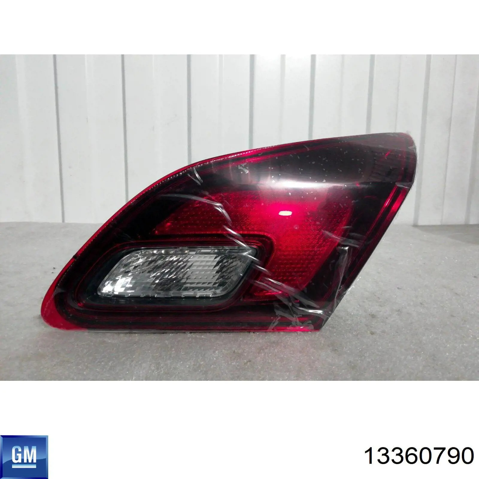 Фонарь задний правый, внутренний Opel 1222269 цена, от 96.22 USD