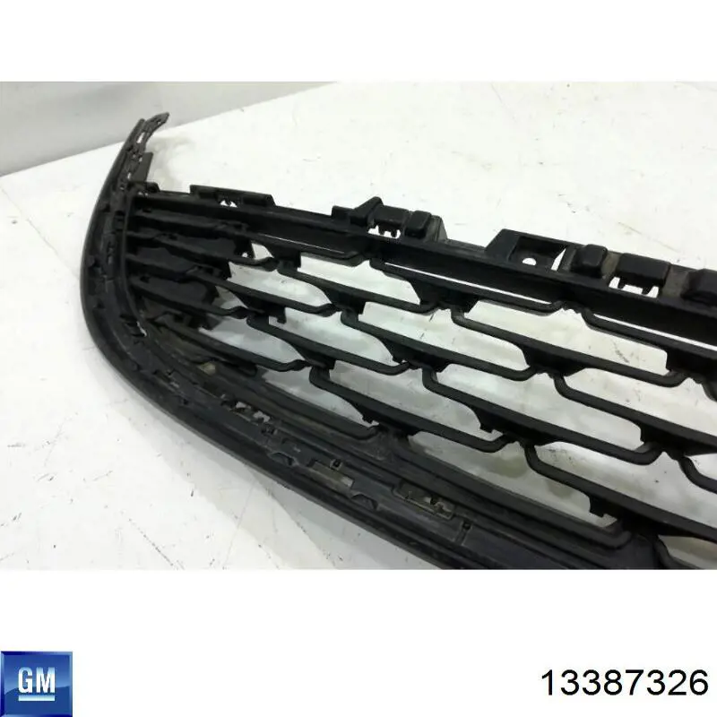 Решетка бампера переднего нижняя Dega OPL07AS104