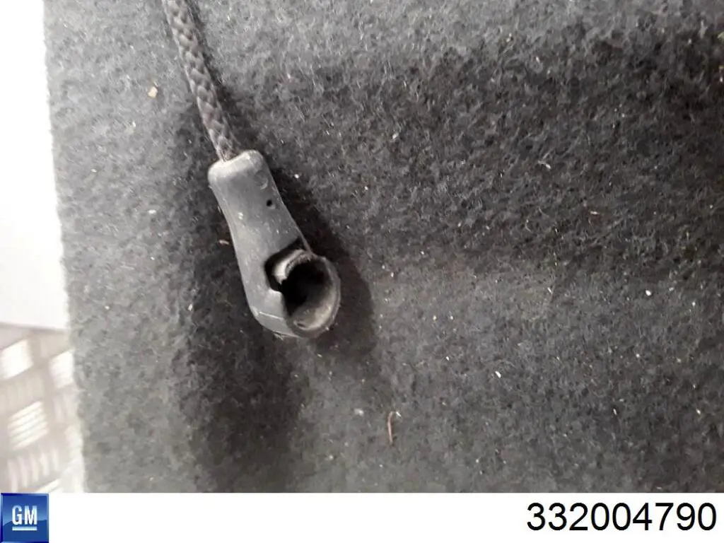 Полка салона задняя 332004790 Opel