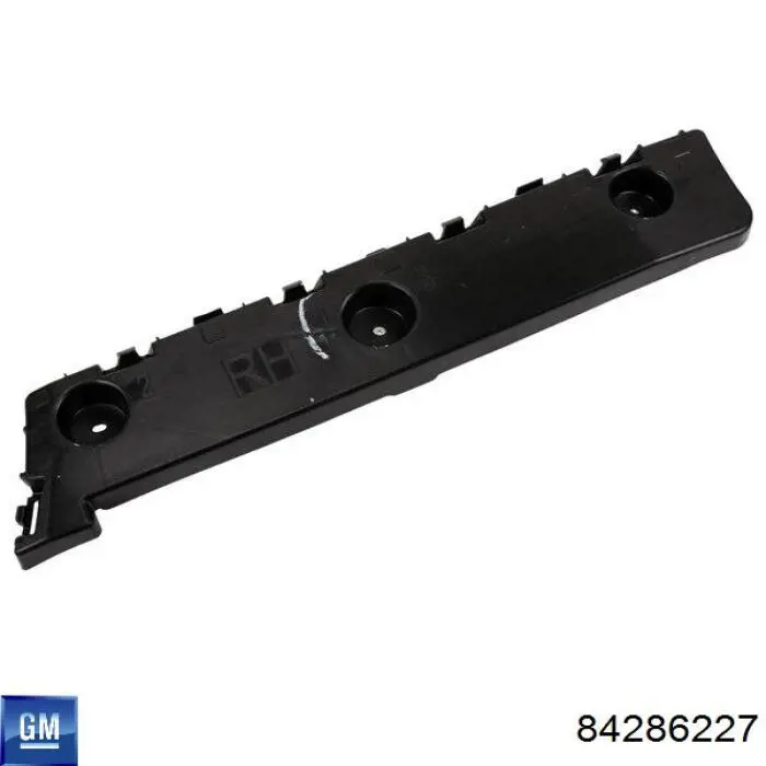 Задний бампер 84346629 General Motors