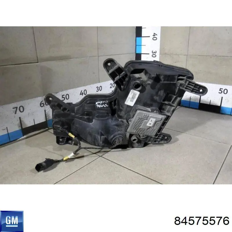 84575576 General Motors Противотуманка правая