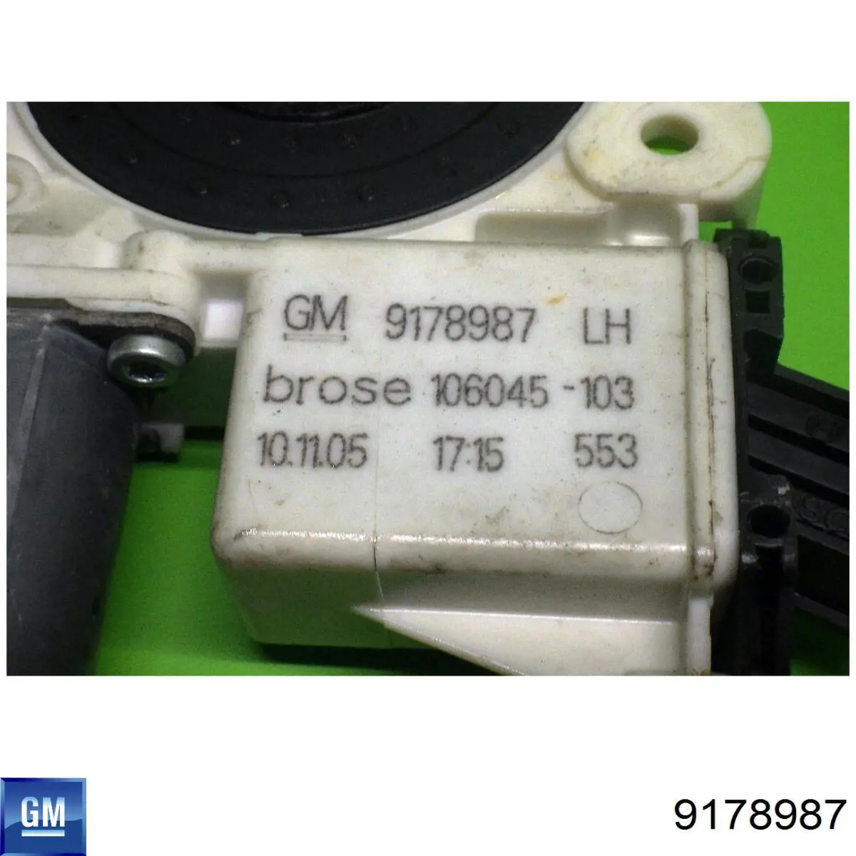 Мотор стеклоподъемника двери передней левой 6207092 Opel