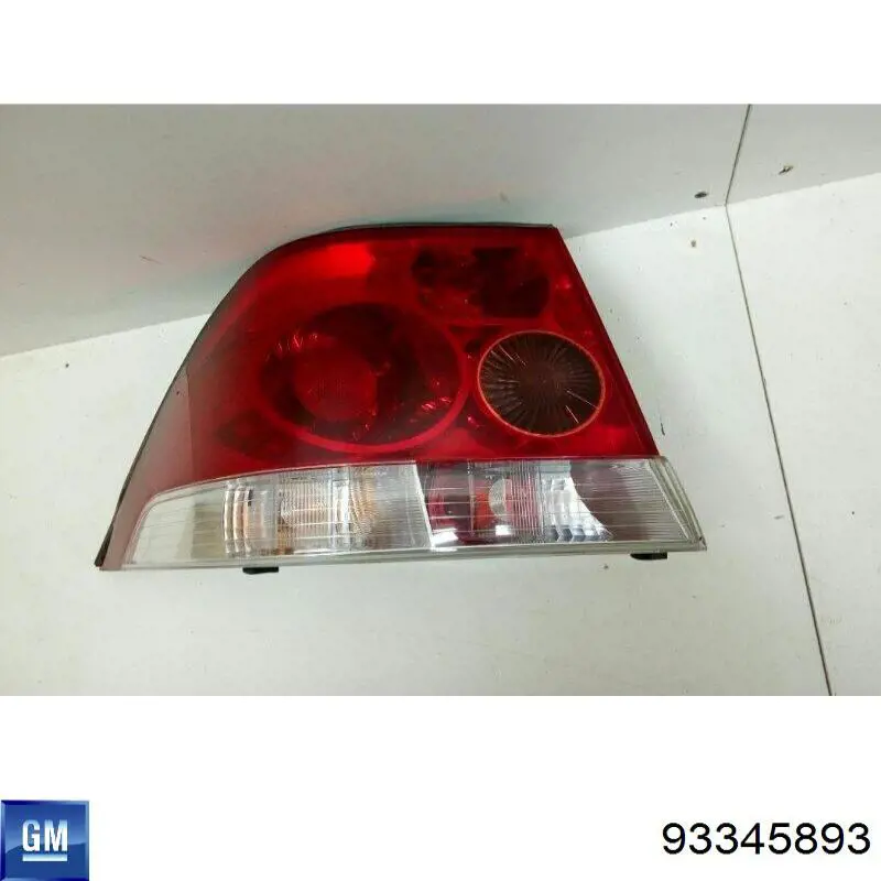 Фонарь задний левый 93345893 General Motors