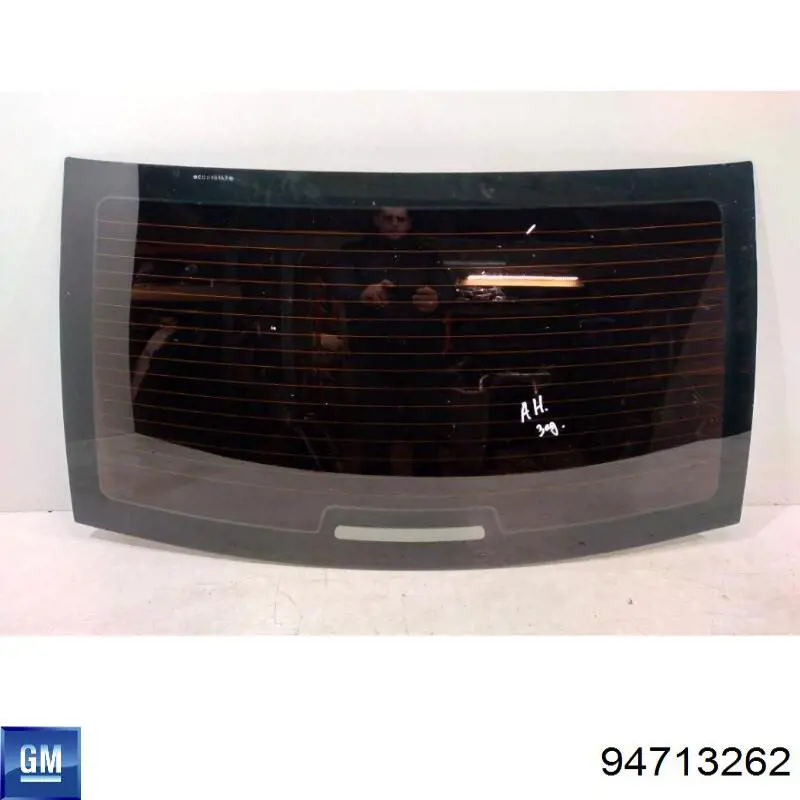 Заднее стекло 94713262 General Motors