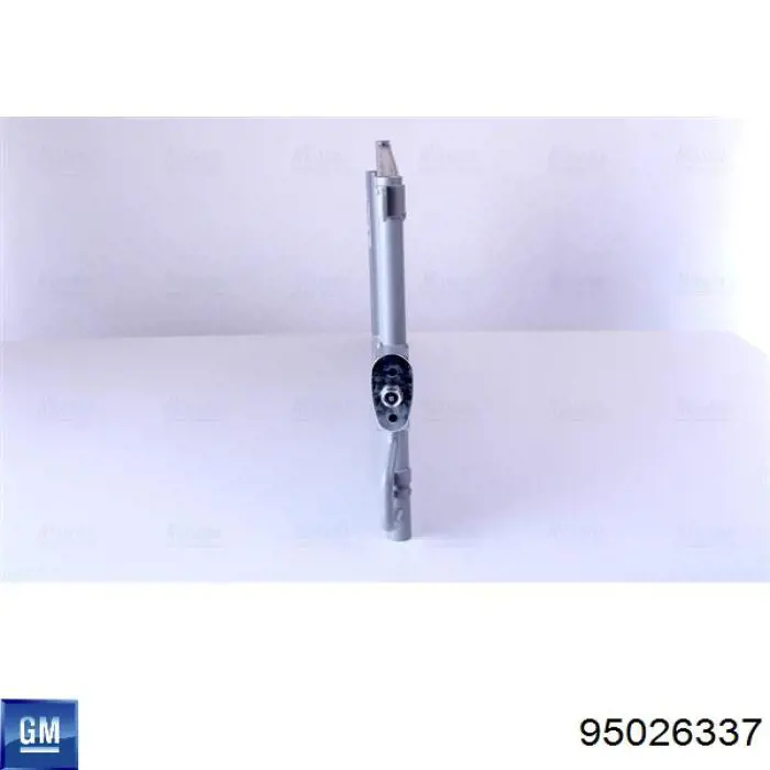 Радиатор кондиционера 95026337 General Motors