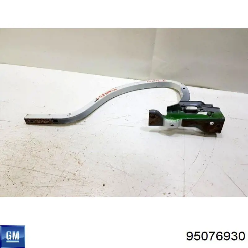 95076930 General Motors Петля крышки багажника