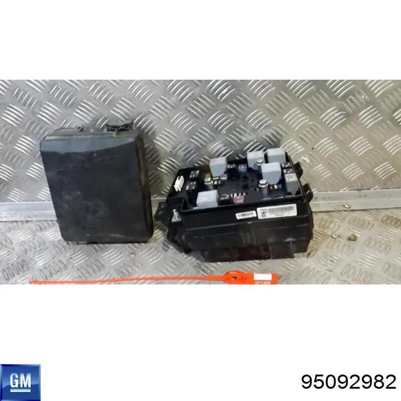 Коробка предохранителей General Motors 95092982 цена, от  USD