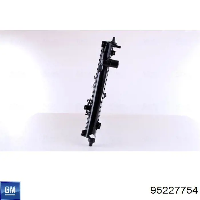 Радиатор 95227754 General Motors