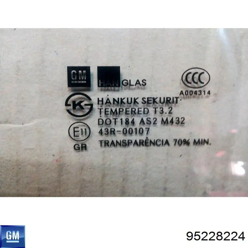 GS1712D304 XYG Стекло задней правой двери
