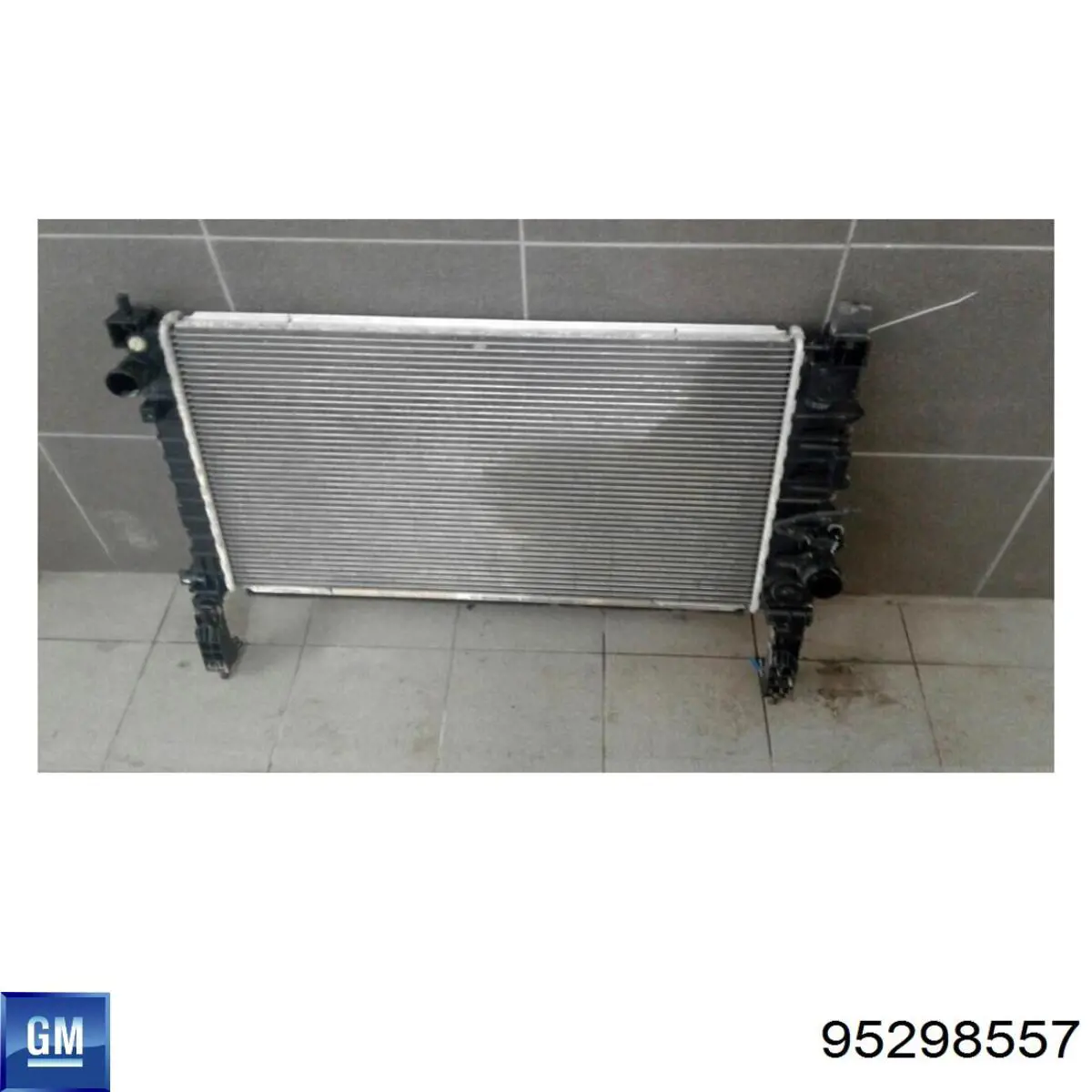 Радиатор 95298557 General Motors