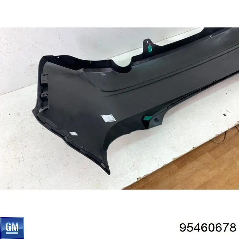 Задний бампер 95460678 General Motors