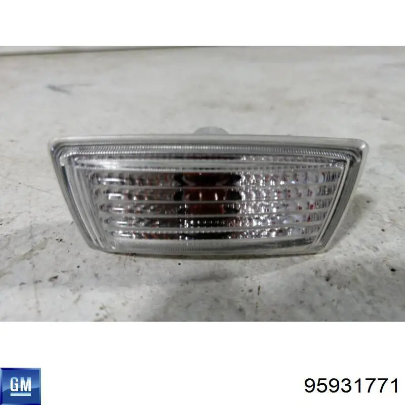 Повторитель поворота на крыле правый General Motors 95931771 цена, от 16.40 USD
