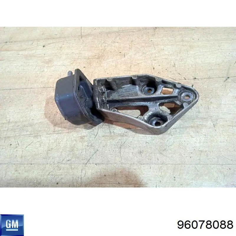 Кронштейн подушки (опоры) двигателя правой General Motors 96078088 цена, от 20.58 USD
