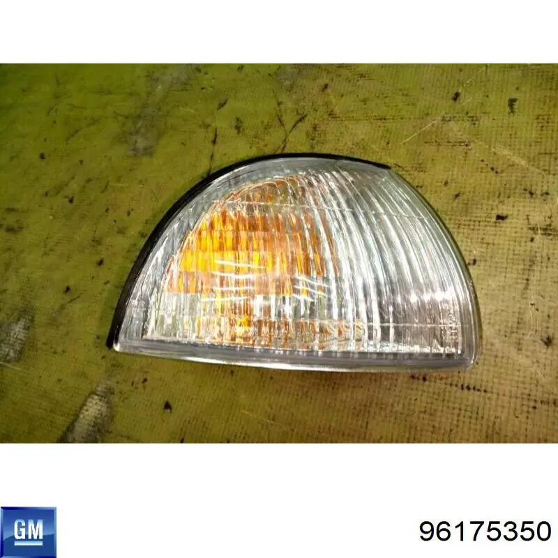0200142K2C Tempest Поворотник правый
