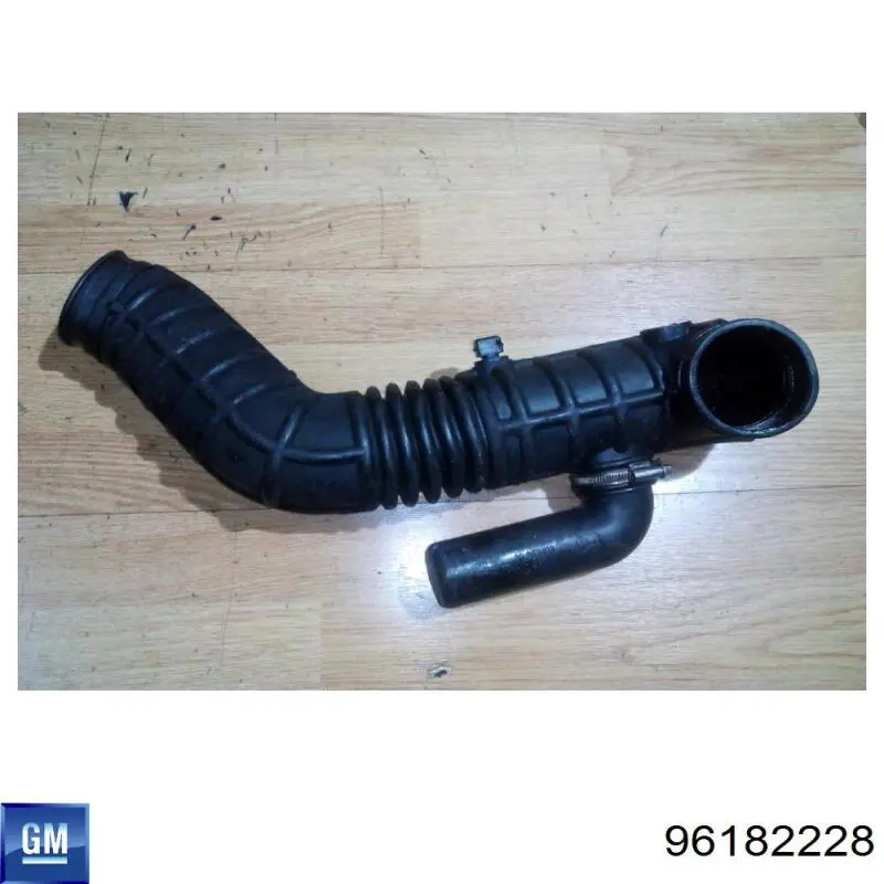 Выпускной патрубок воздушного фильтра TP96182228 Tempest