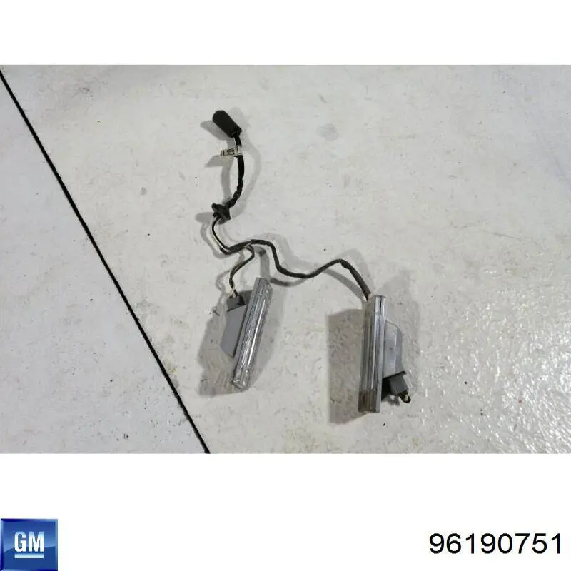 Фонарь подсветки заднего номера General Motors 96190751 цена, от 14.84 USD