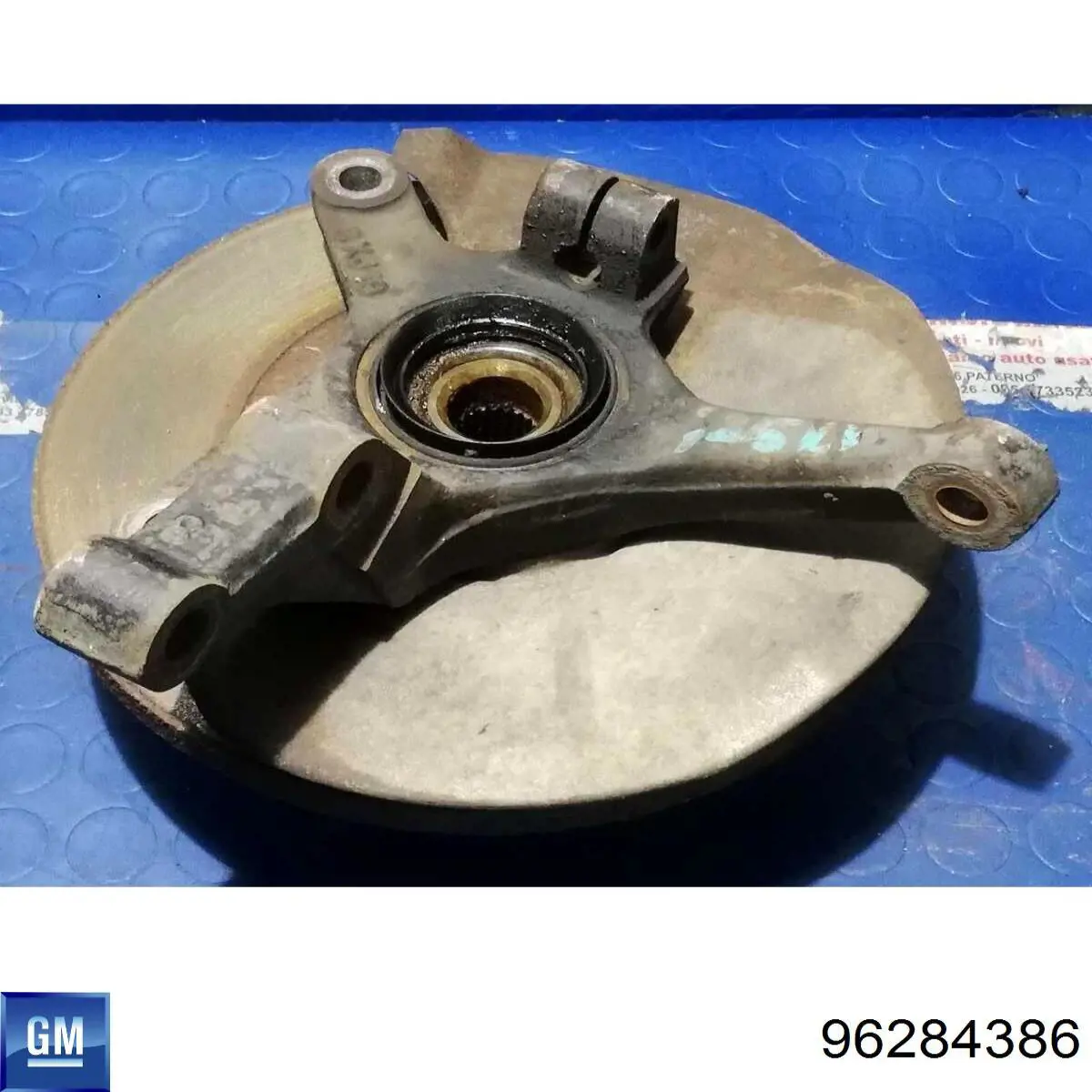 Купить 96284386 General Motors Цапфа поворотная левая