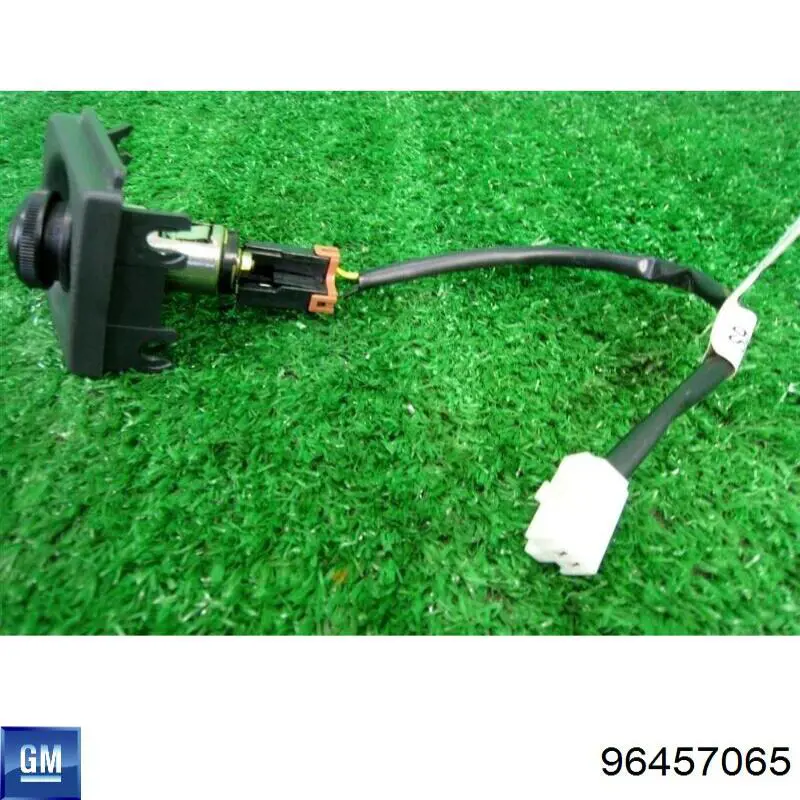Розетка зажигалки General Motors 96457065 цена, от 5.95 USD