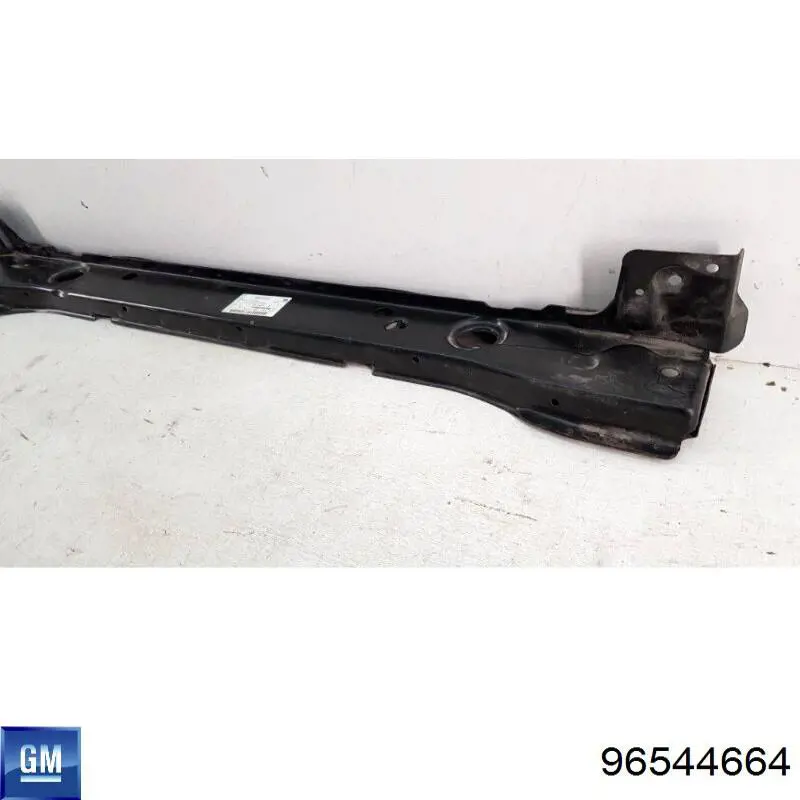 Суппорт радиатора нижний 96544663 General Motors
