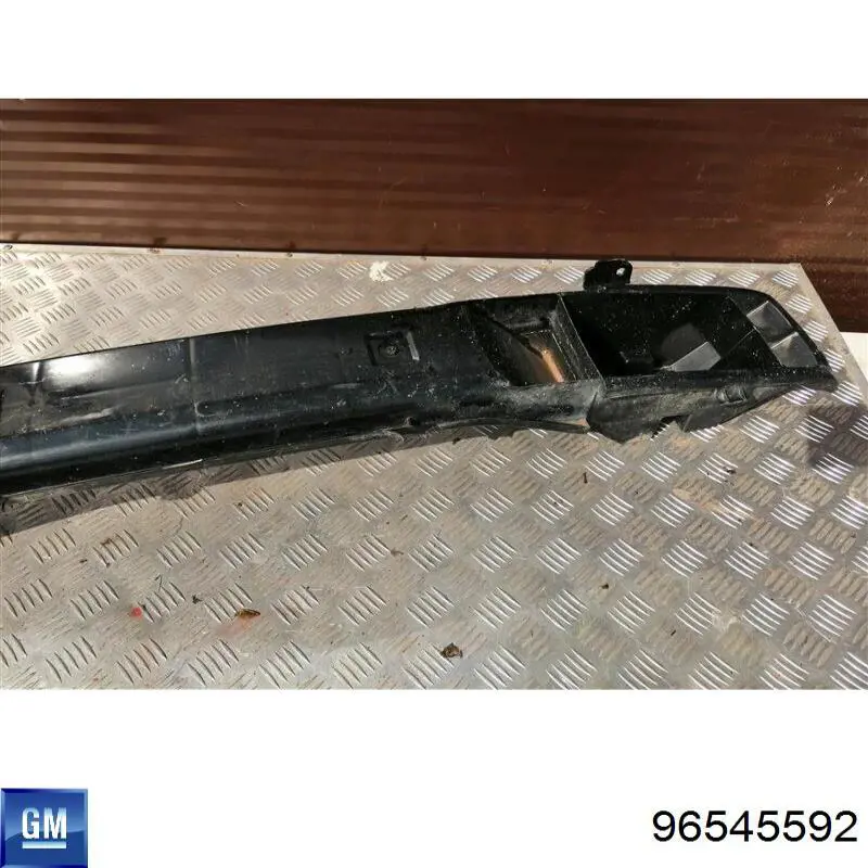 Купить 96545592 General Motors Шина бампера заднего
