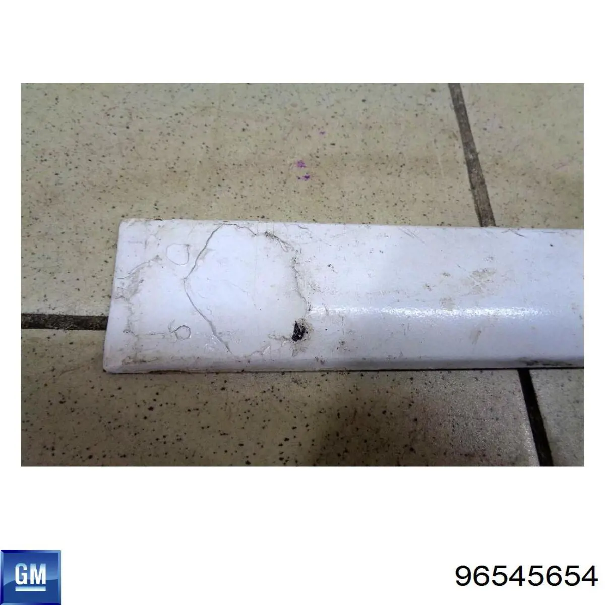 Молдинг двери задней правой General Motors 96545654 цена, от 41.76 USD