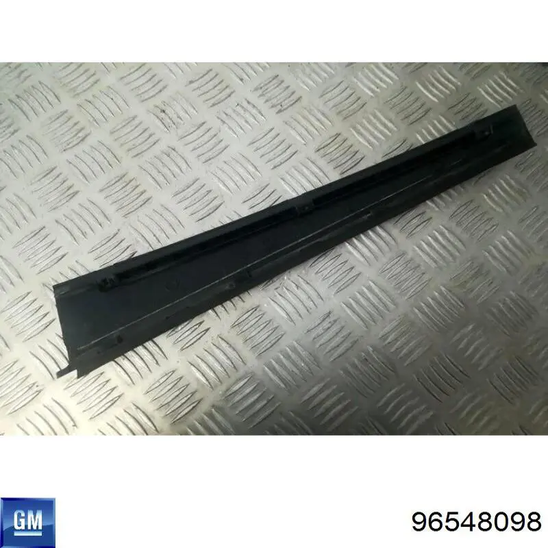 96548098 GM Moldura de puerta delantera izquierda vertical original y equivalente