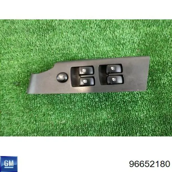 Кнопочный блок управления стеклоподъемником передний левый 96652180 General Motors