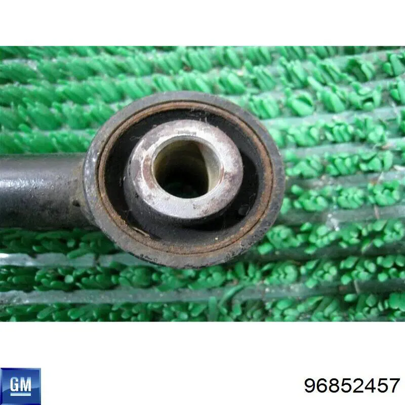 Подушка (опора) двигателя правая нижняя General Motors 96852457 цена, от 32.24 USD