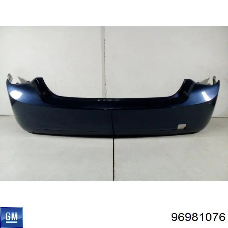 Задний бампер 96981076 General Motors