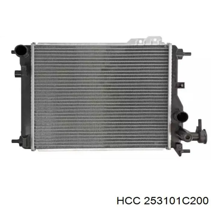 Радиатор охлаждения двигателя на Hyundai Getz  