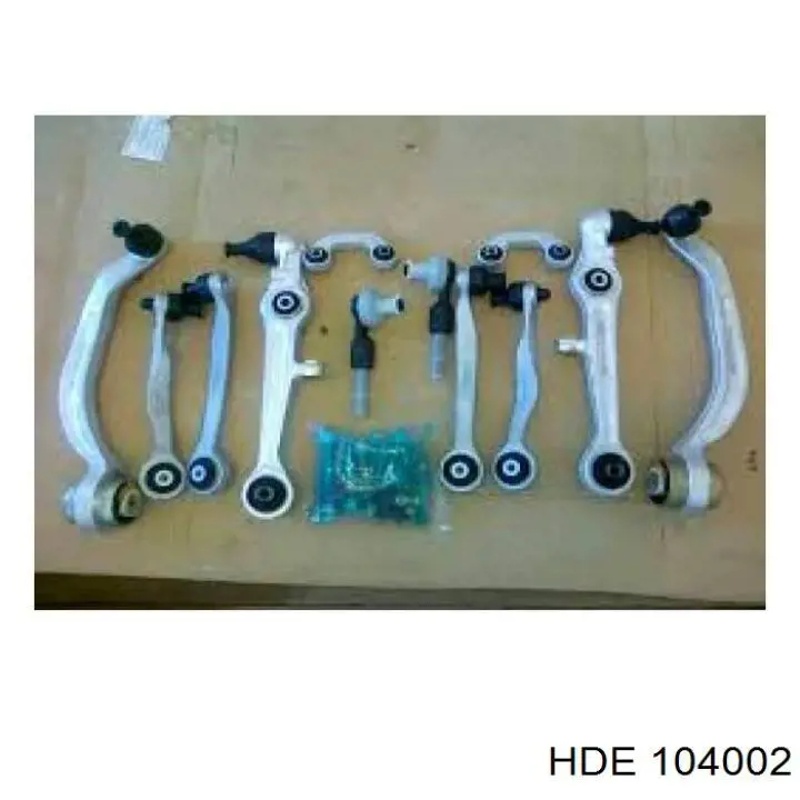 104002 HDE комплект рычагов передней подвески