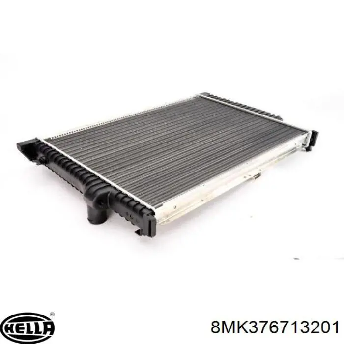 1723689 BMW Радиатор основной