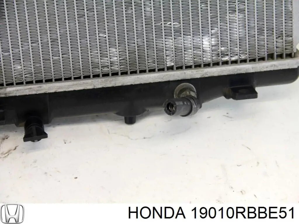 Radiador refrigeración del motor 19010RBBE51 Honda/Acura