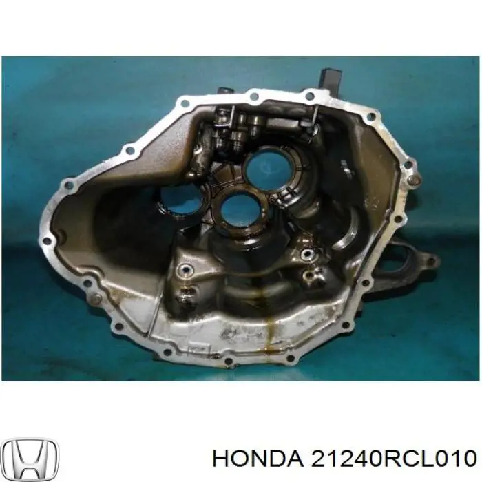 Задняя крышка раздаточной коробки на Honda Accord VII 