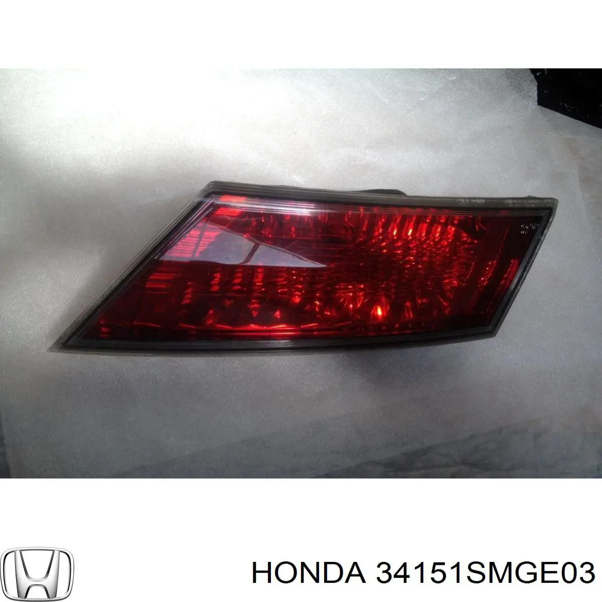 Фонарь задний правый внутренний Honda 34151SMGE03