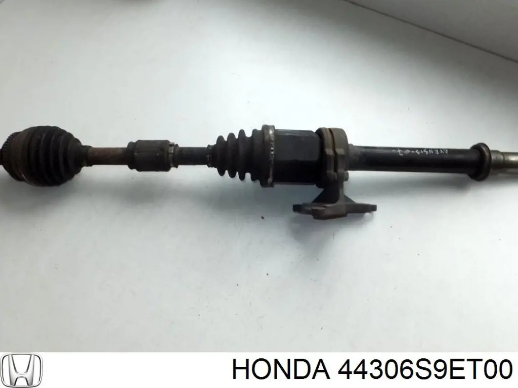 Купить 492394 Maxgear Привод в сборе левый