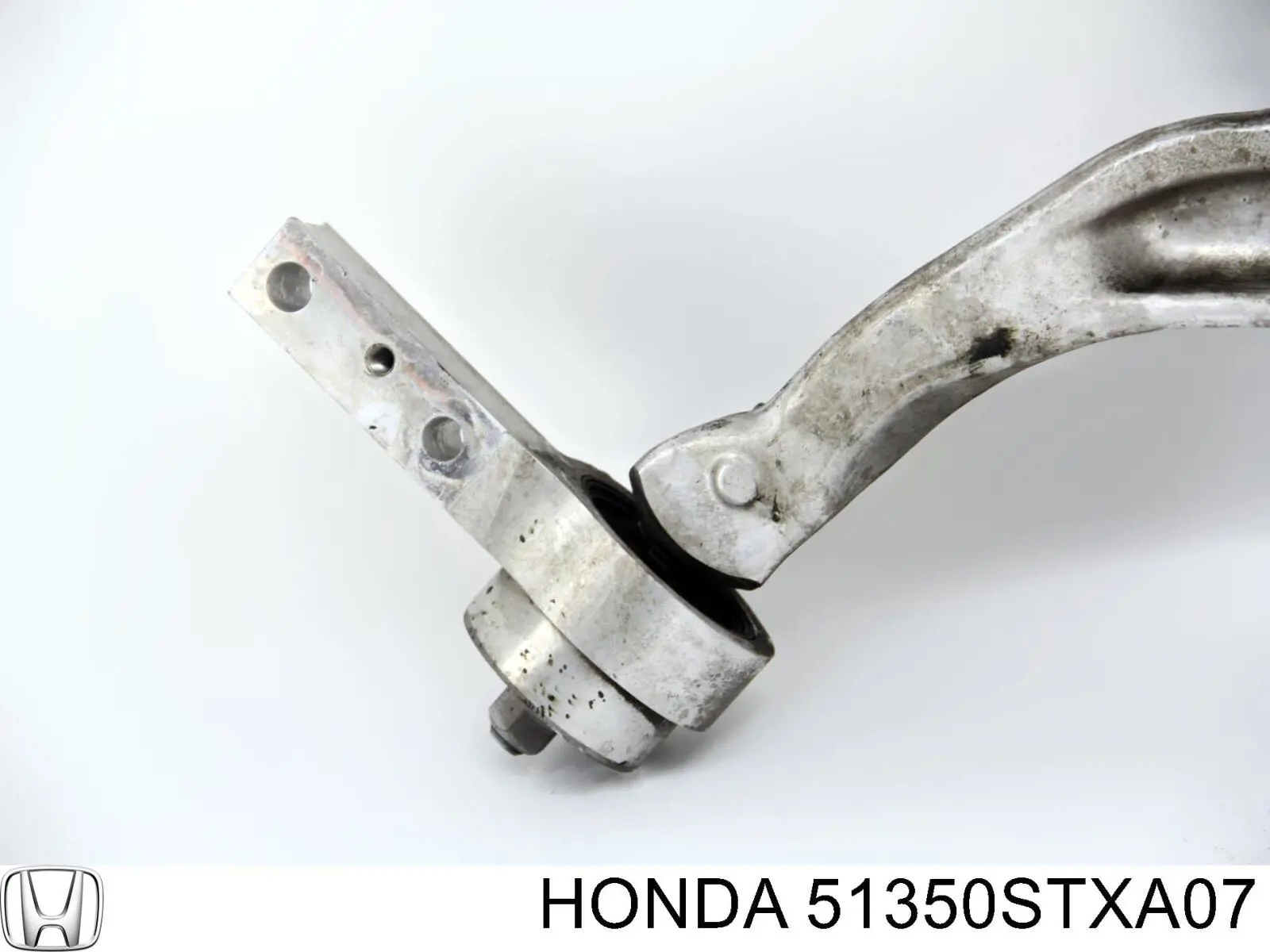 Нижний рычаг 51350STXA05 Honda