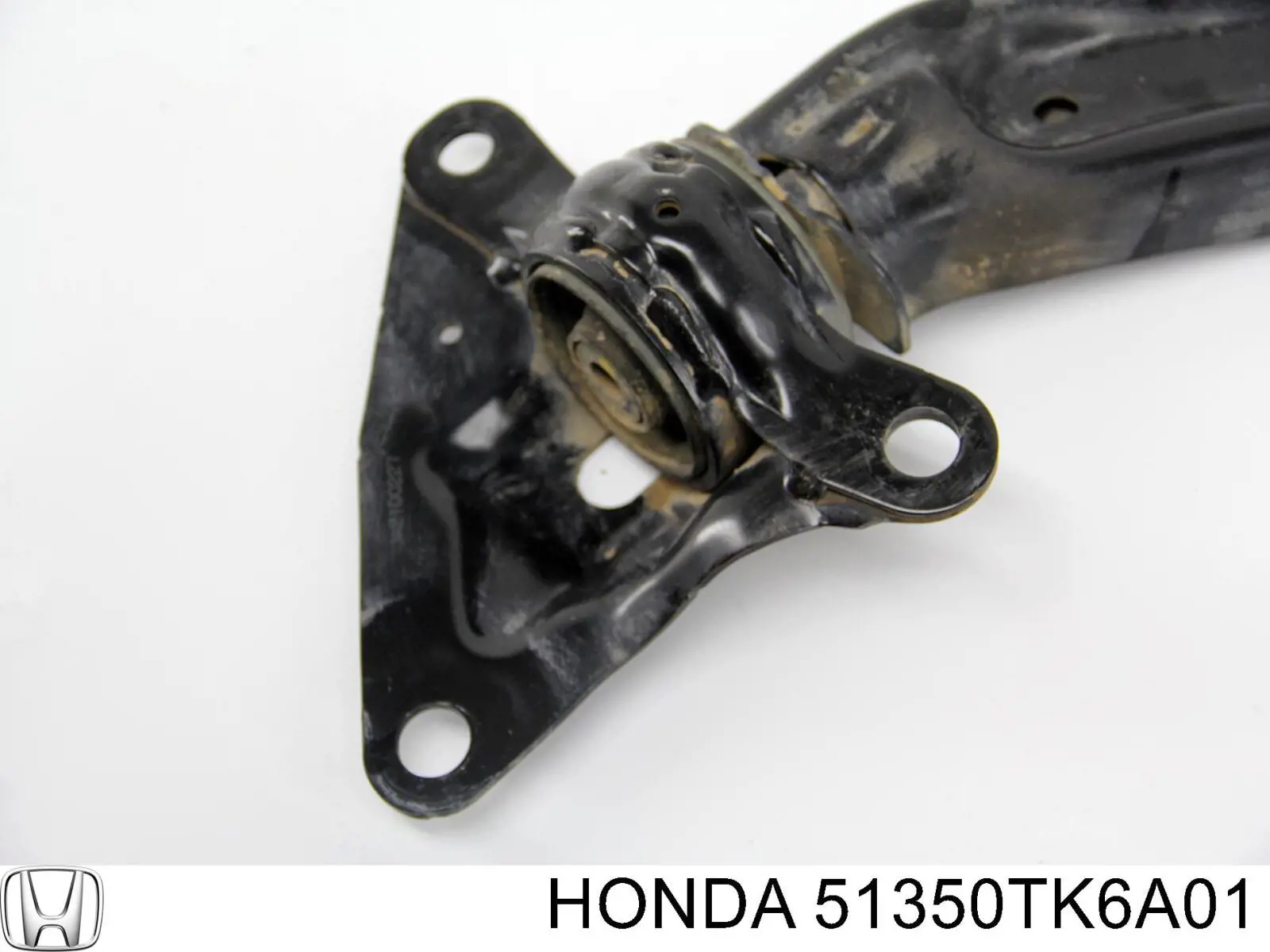 Рычаг передней подвески нижний правый 51350TK6A01 Honda