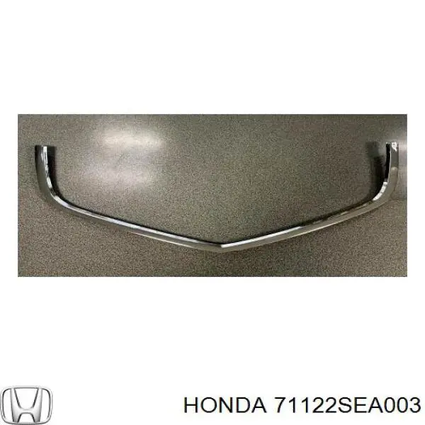 Молдинг решетки радиатора нижний Honda 71122SEA003