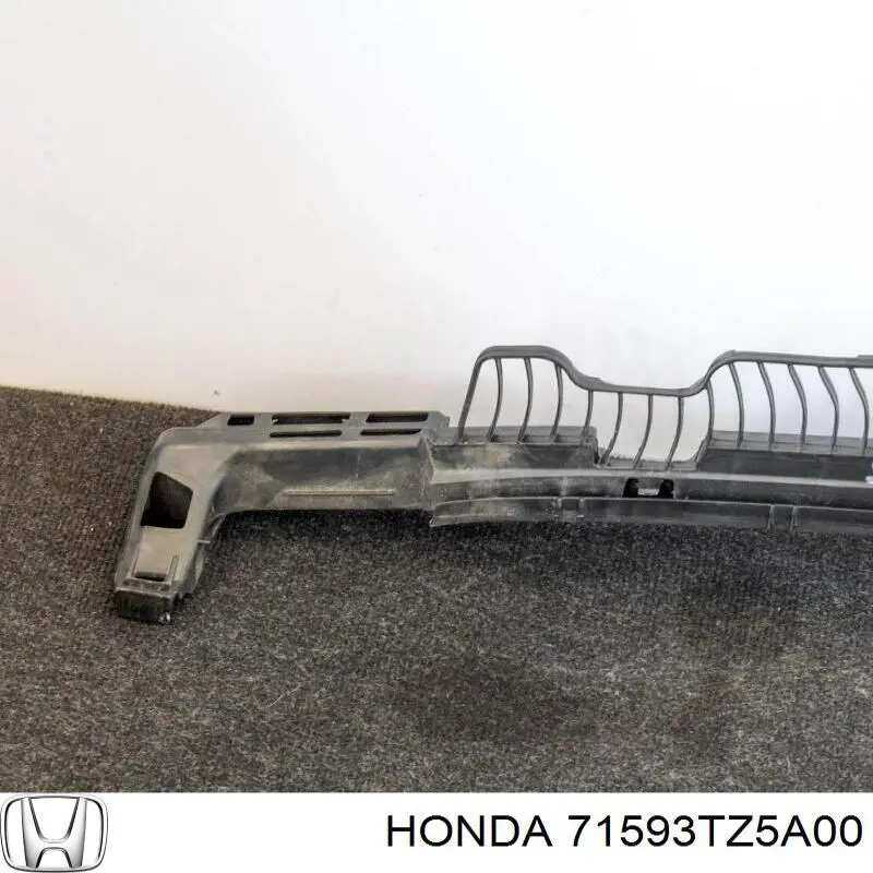 Направляющая заднего бампера правая 71593TZ5A00 Honda