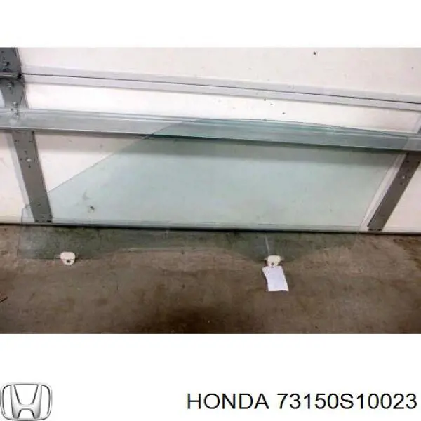 Молдинг лобового стекла на Honda CR-V RD